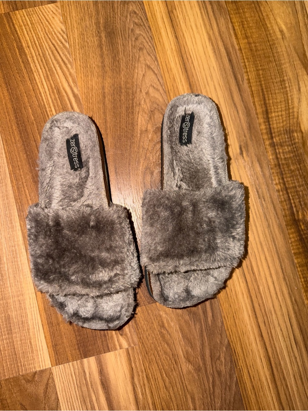 Cozy Faux-Fur Slide Slippers - Gray
